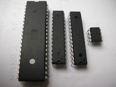 Moje sbírka mikroprocesorů - ATmege32-16PU, ATmega8-16PU, ATmega88-20PU a ATtiny13V-10PU  