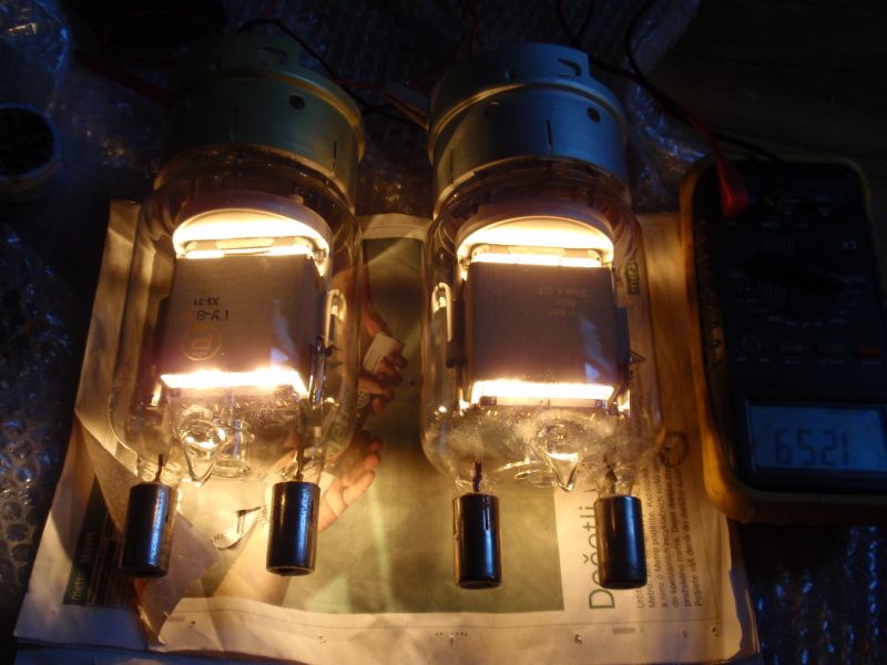 Both GU-81M tubes with heater on