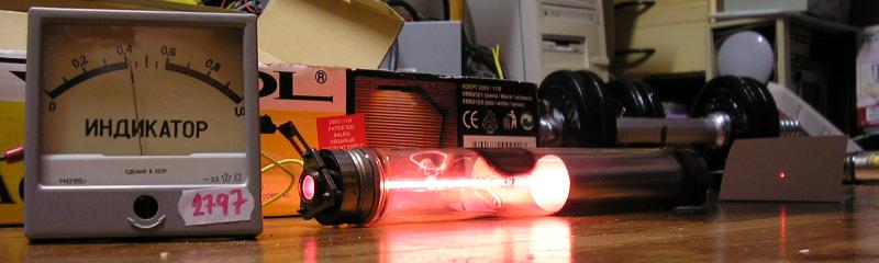 helium-neonový laser NL0100 v provozu