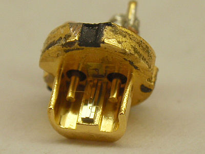 otevřená laserová dioda